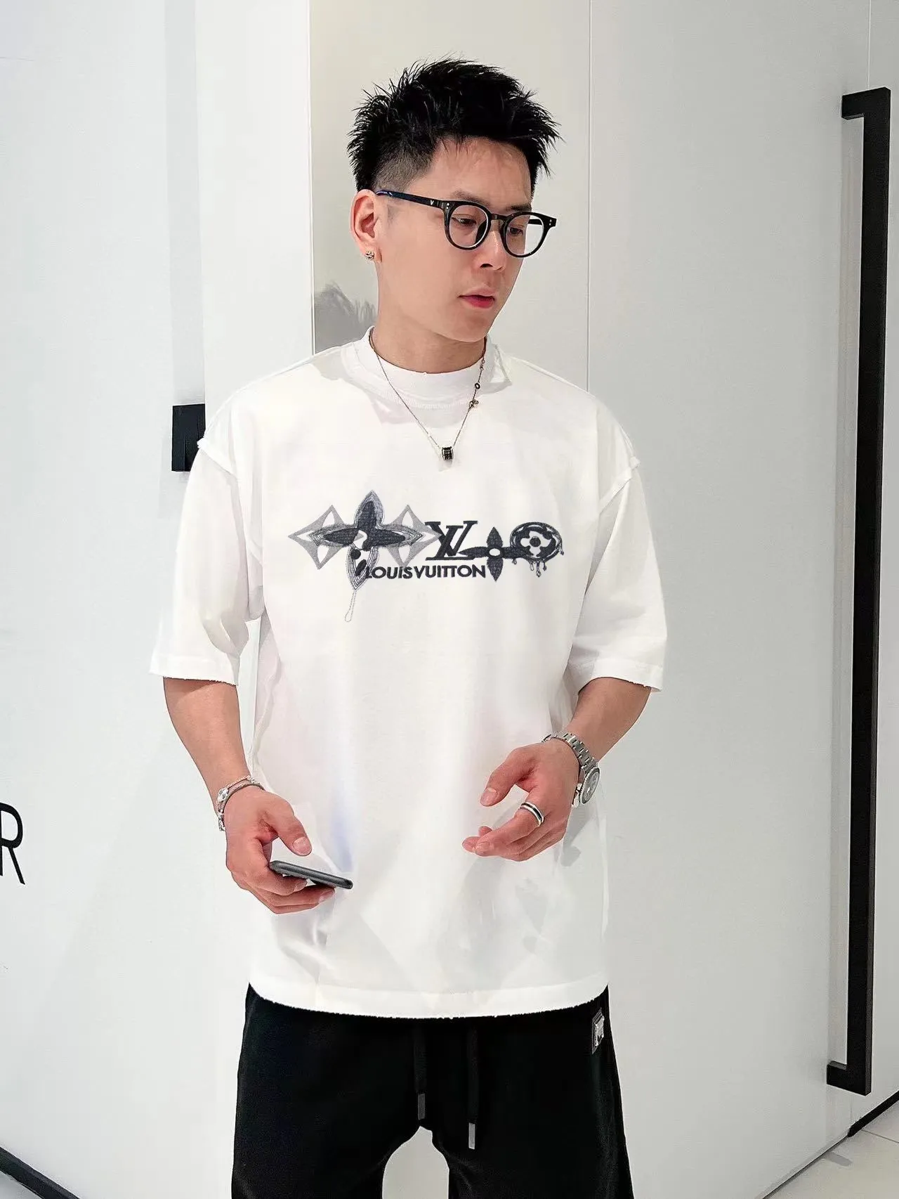 Louis Vuitton/ logo